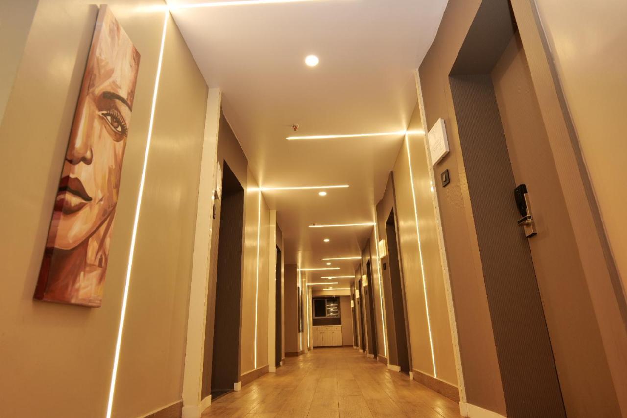 V Hotel Brahmapur Esterno foto